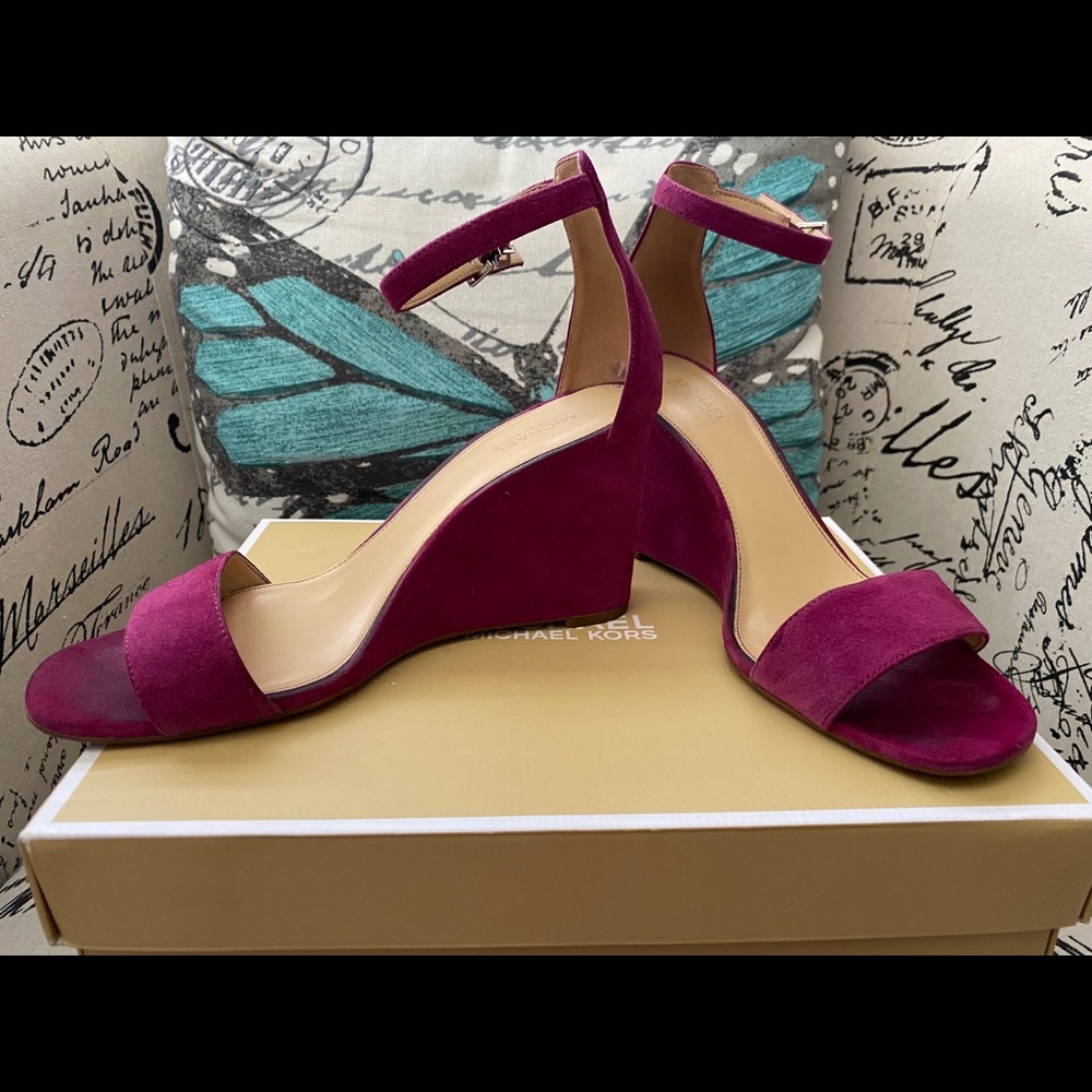 MICHAEL KORS FIONA GARNET SUEDE WEDGE HIGH HEELS